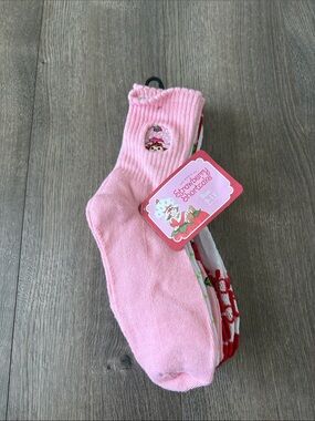 Strawberry Shortcake Girls' Pink Crew Socks - 3 Pack